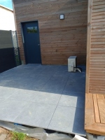 terrasse-ceramique-gris-clair